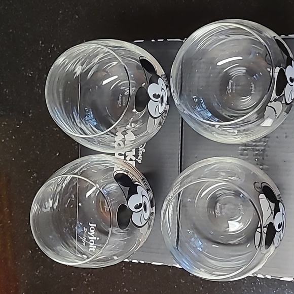 🖤🩶Mickey Mouse Drinking Glass Set - Picture 3 of 6